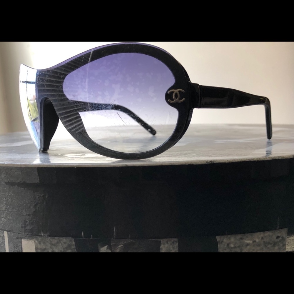 CHANEL Sunglasses